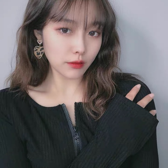 💕Last one Leopard Leather Earrings - Picture 3 of 7